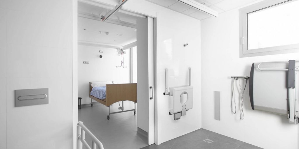 soluzioni per porte bagno di disabili