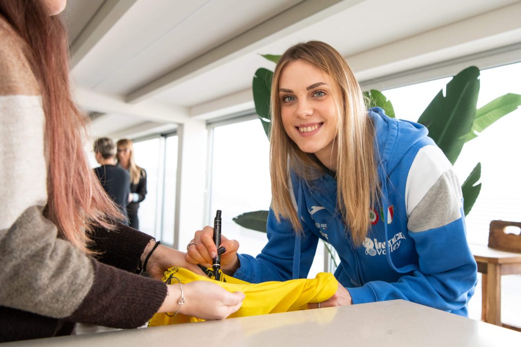 squarcini firma le maglie imoco per eclisse