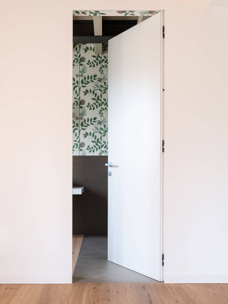 Porta filomuro ECLISSE con porta laccata