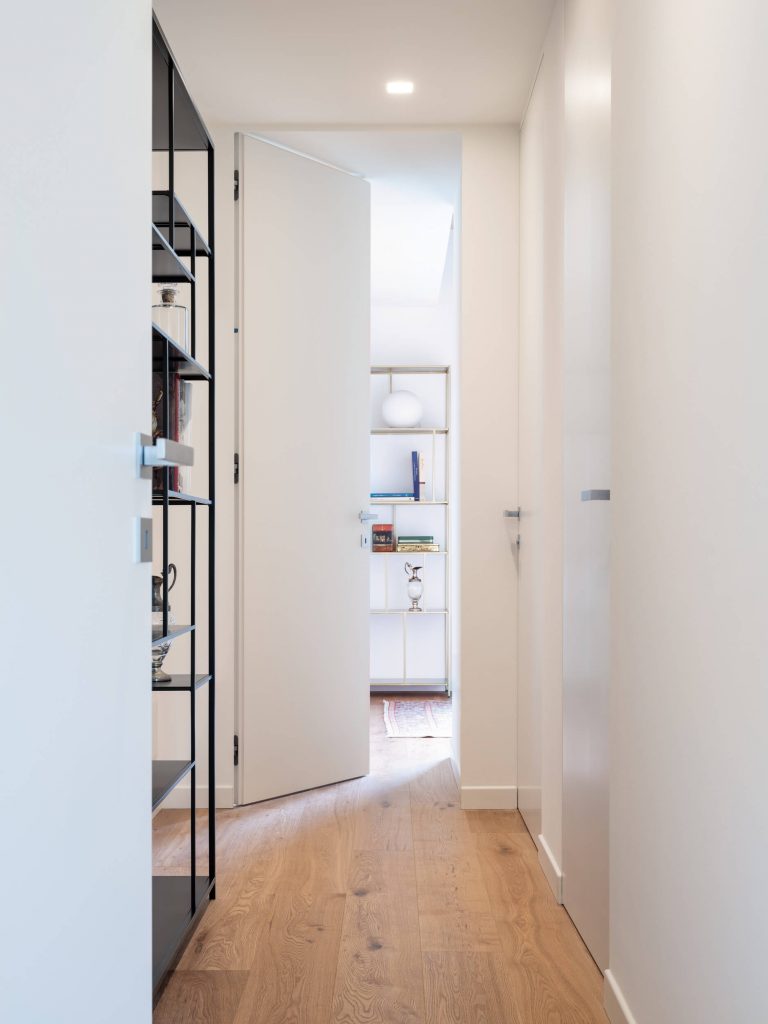 Porta filomuro ECLISSE con porta laccata