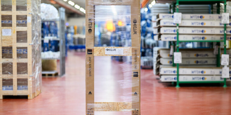 Nuovo imballo ECLISSE Syntesis Line battente